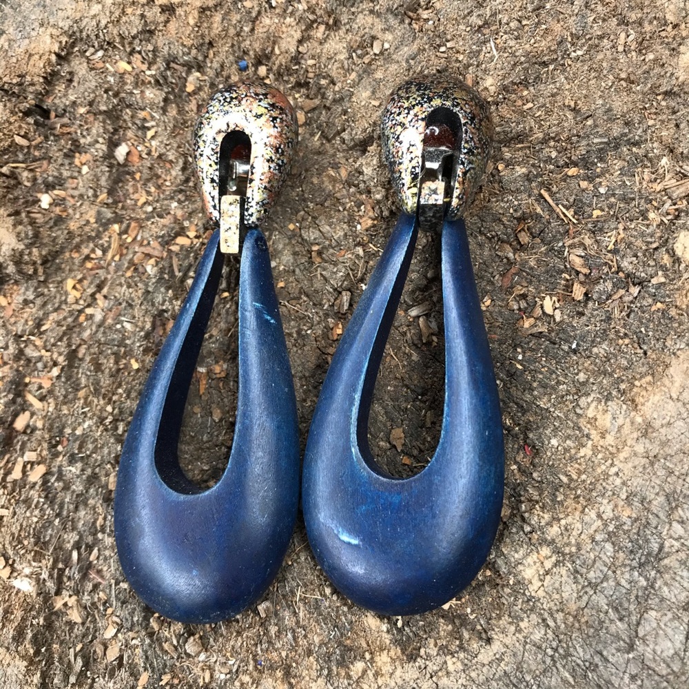 Vintage 80s dangle earrings blue wood and speckled